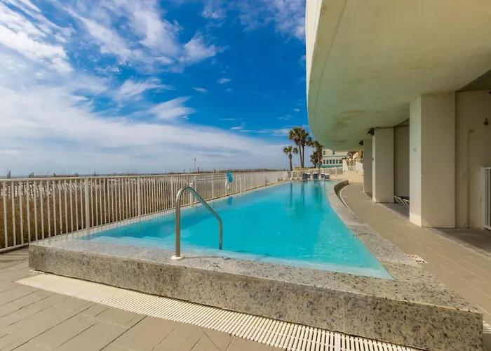Apartment Island Tower 903